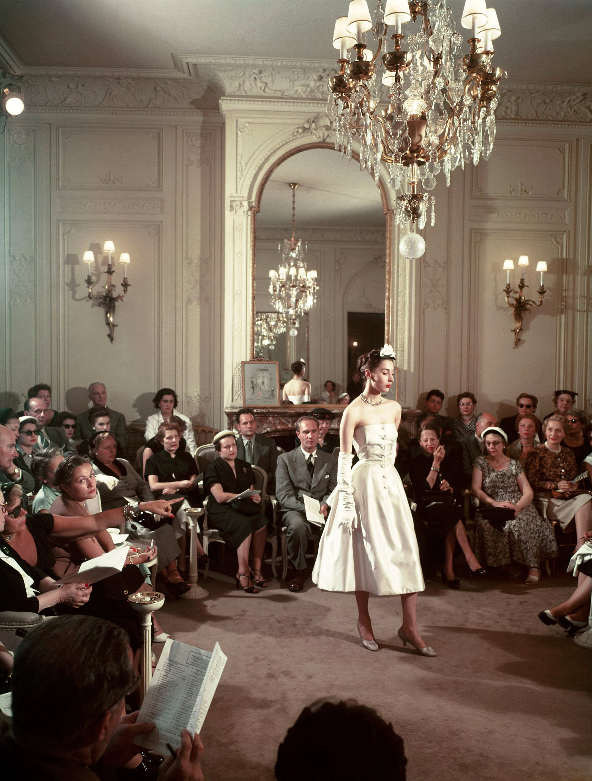 Record pour « Christian Dior, Couturier du rêve »